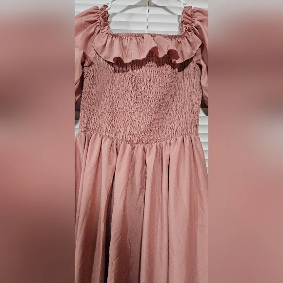 Elegant Pink Smocked Maxi Dress Size S - Picture 3 of 4